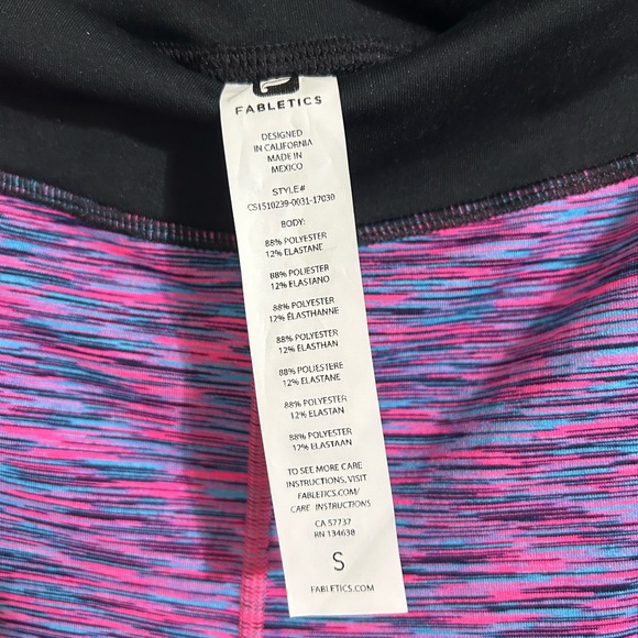 Women’s NWT Fabletics cropped leggings size S - Picture 3 of 4